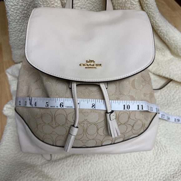 Coach Signature backpack - Picture 2 of 9